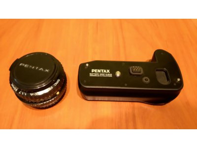 Obiektyw SMC Pentax-A 1:1,7 50mm + Battery grip