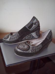 NOWE zdobione buty z Turcji za 28zł, dostawa 0zł! - 5908326048 - oficjalne  archiwum Allegro