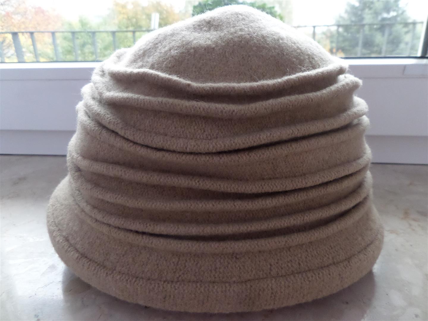 REWELACJA 100% wełna czapka kapelusz made in czech