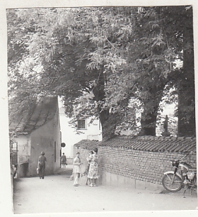 Biecz k Gorlice - Ulica przy murze - FOTO ok1970