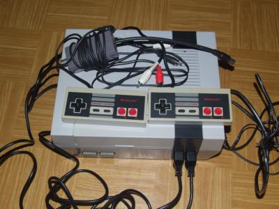 Konsola Nintendo NES 2 pady 5 gier komplet