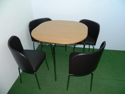 Stół  w kolorze dębu + 4 Krzesła Super cena !!!