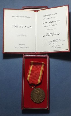 MEDAL ZA WARSZAWĘ 1939-1945 z legitymacją 1995