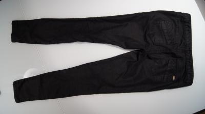 Czarne spodnie Mohito 36 S skóra jeans