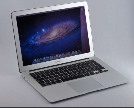 MacBook Air 13" i5 8GB RAM 128 SSD