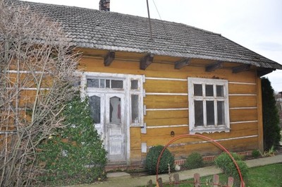 Dom z bali drewnianych do rozbiórki