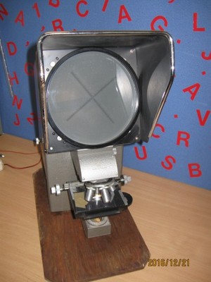 Mikroskop projekcyjny MP3