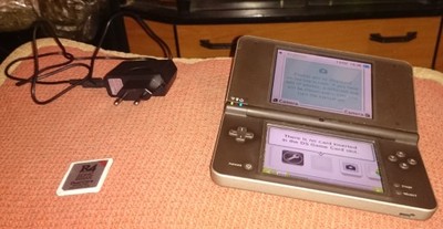 Nintendo DSi XL z nagrywarką R4 SDHC Dual-Core