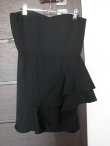 H&amp;M sukienka mała czarna falbanki dekolt NOWA
