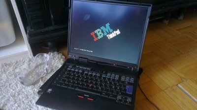 5 laptopow.Panasonic CF28, IBM z Niemiec