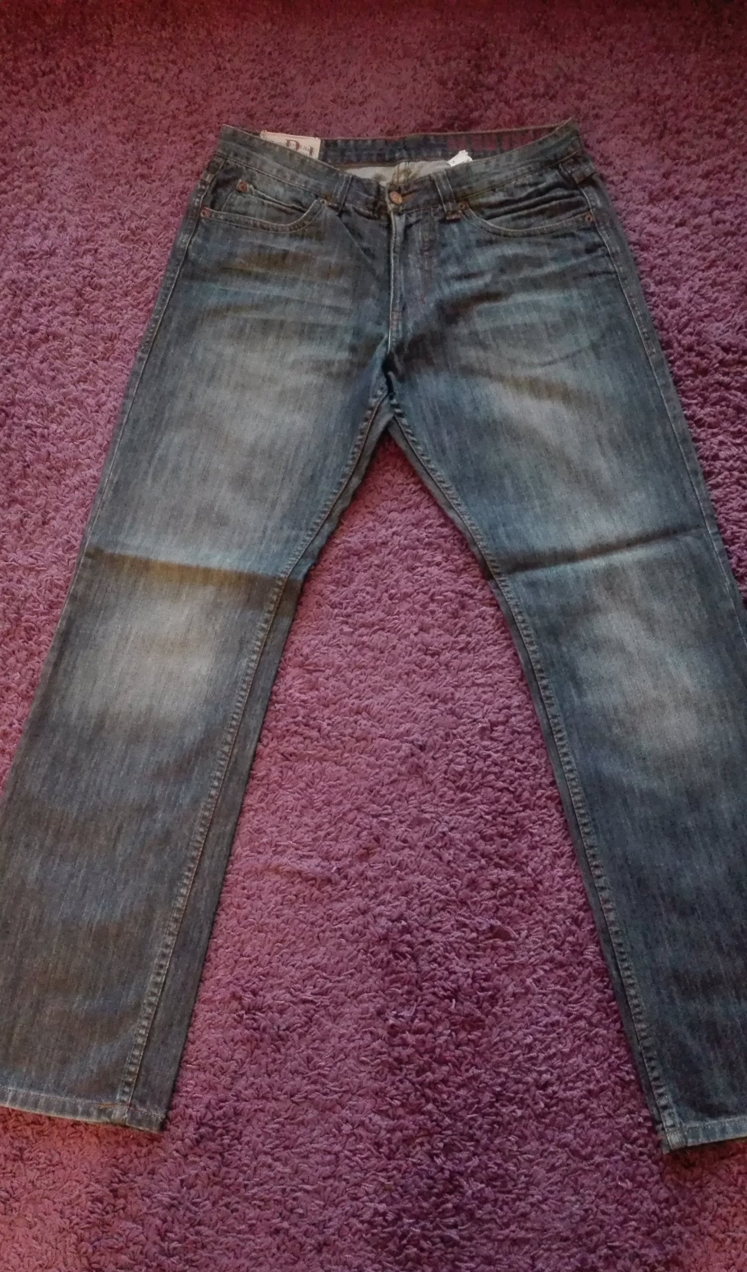 spodnie jeansowe marki RESERVED, rozmiar W34 L34