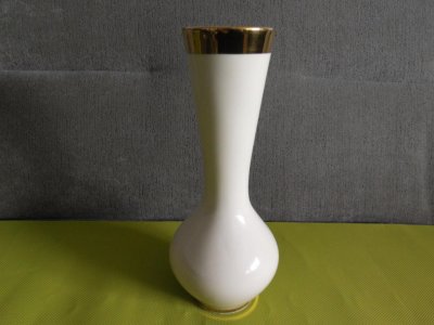 Porcelanowy wazon ecru/złoto  BAVARIA