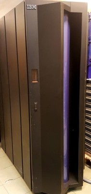 SZAFA rack 42u wygłuszona IBM POWER 5 wyłącznik