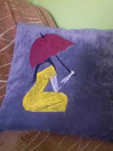 poszewka na poduszkę malowana farbą do tkanin