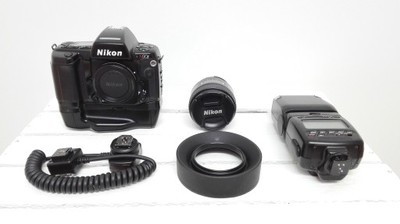 Nikon N90s (F90x), AF 85mm f/1.8D, lampa SB-26