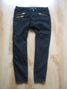 Super spodnie F&amp;F, r.42/XL,czarne rurki /zipy