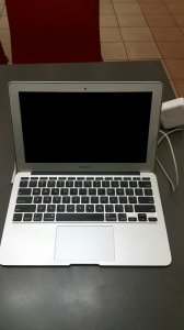 MacBook Air 11,6 K.GFORCE 128GB SSD zbita matryca