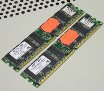 Pamięć RAM MDT DDR 1GB  2x512MB PC3200 400MHz
