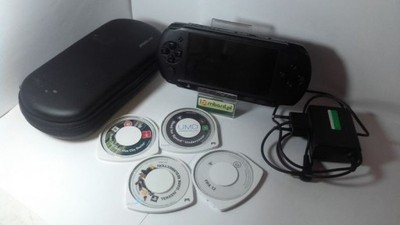 KONSOLA PSP 3004 + ETUI + ZASILACZ + GRY