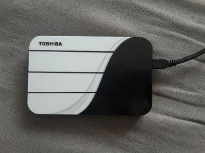 DYSK ZEWNĘTRZNY PRZENOŚNY TOSHIBA 640 GB KABEL USB