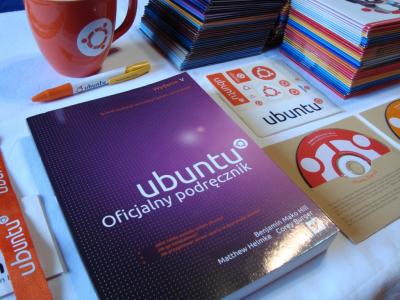 Kolekcja Ubuntu Linux (98 płyt, kubek, smycz...)