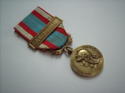 FRANCJA Medal za AFRYKĘ PÓŁNOCNĄ - okucie ALGIERIA