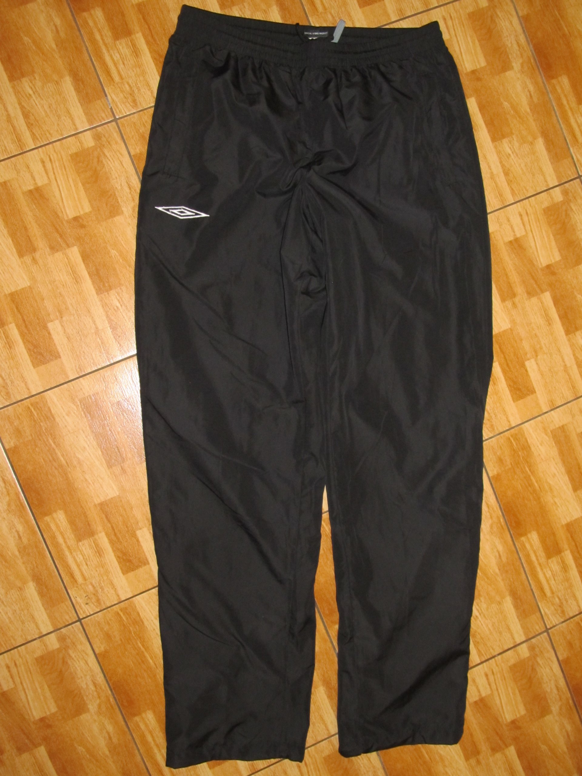 Nowe spodnie dresowe męskie UMBRO, kolor czarny XL