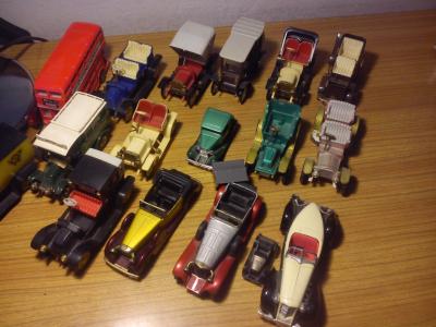 Zabawki PRL lata 70 Samochodziki Matchbox dużo fot - 5911501538 - oficjalne  archiwum Allegro