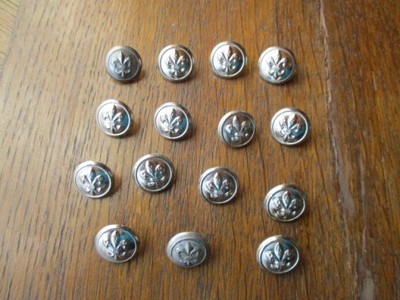 Metalowe małe srebrne guziki harcerskie 15 sztuk