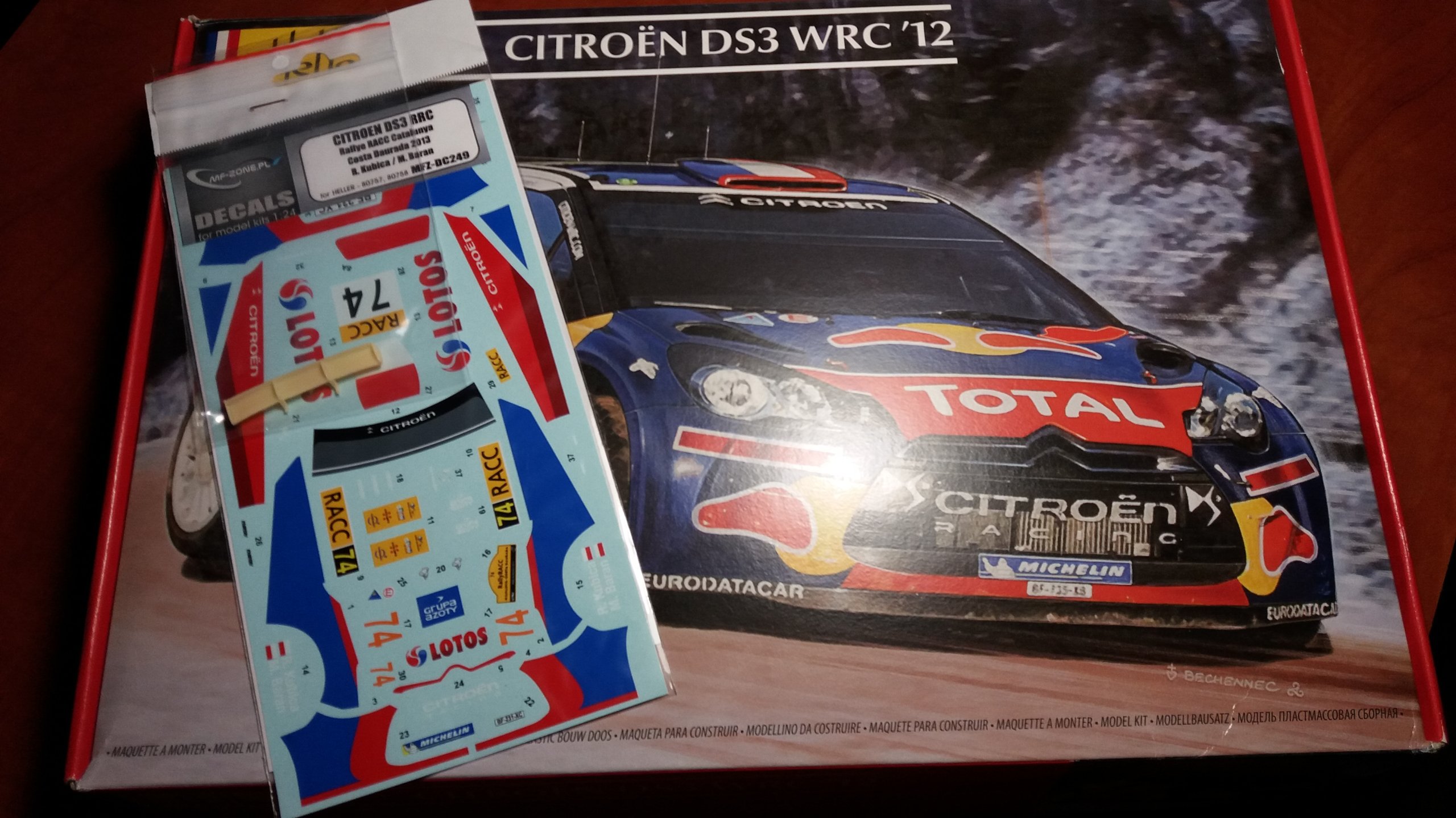 CITROEN DS3 WRC + MF ZONE KUBICA - HELLER