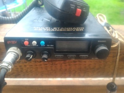 CB RADIO INTEK M - 790 PLUS