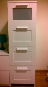 szafka komoda IKEA Brimnes 4 szuflady jak nowa! - 6066554207 - oficjalne  archiwum Allegro