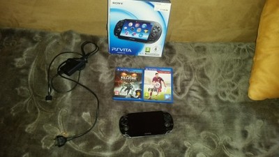 PS Vita + 2 Gry Karta 4GB