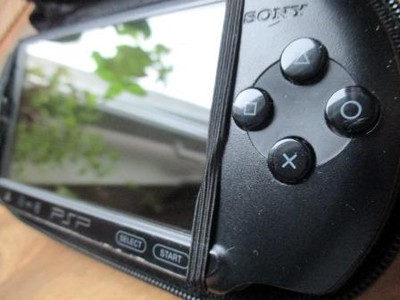 Konsola SONY PSP 1004 Street czarna gry FIFA inne