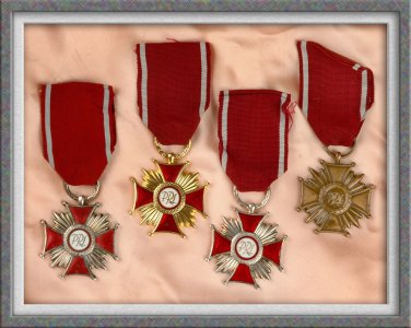 Medale krzyże zasługi złoty srebrny brązowy z PRLu