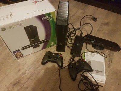 Konsola Xbox360 4GB + 2 Pady + Kinect + kabel HDMI