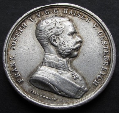 Stary Medal Za Dzielność (686)