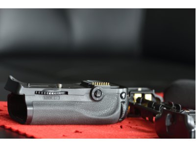 Nikon MB-D10 battery pack grip do D700 D300 D300s