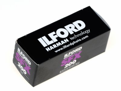 Ilford SFX 200/120 film B&amp;W na podczerwień IR