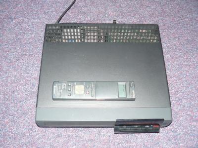 Magnetowid HITACHI VT-M725E zablokowana kaseta