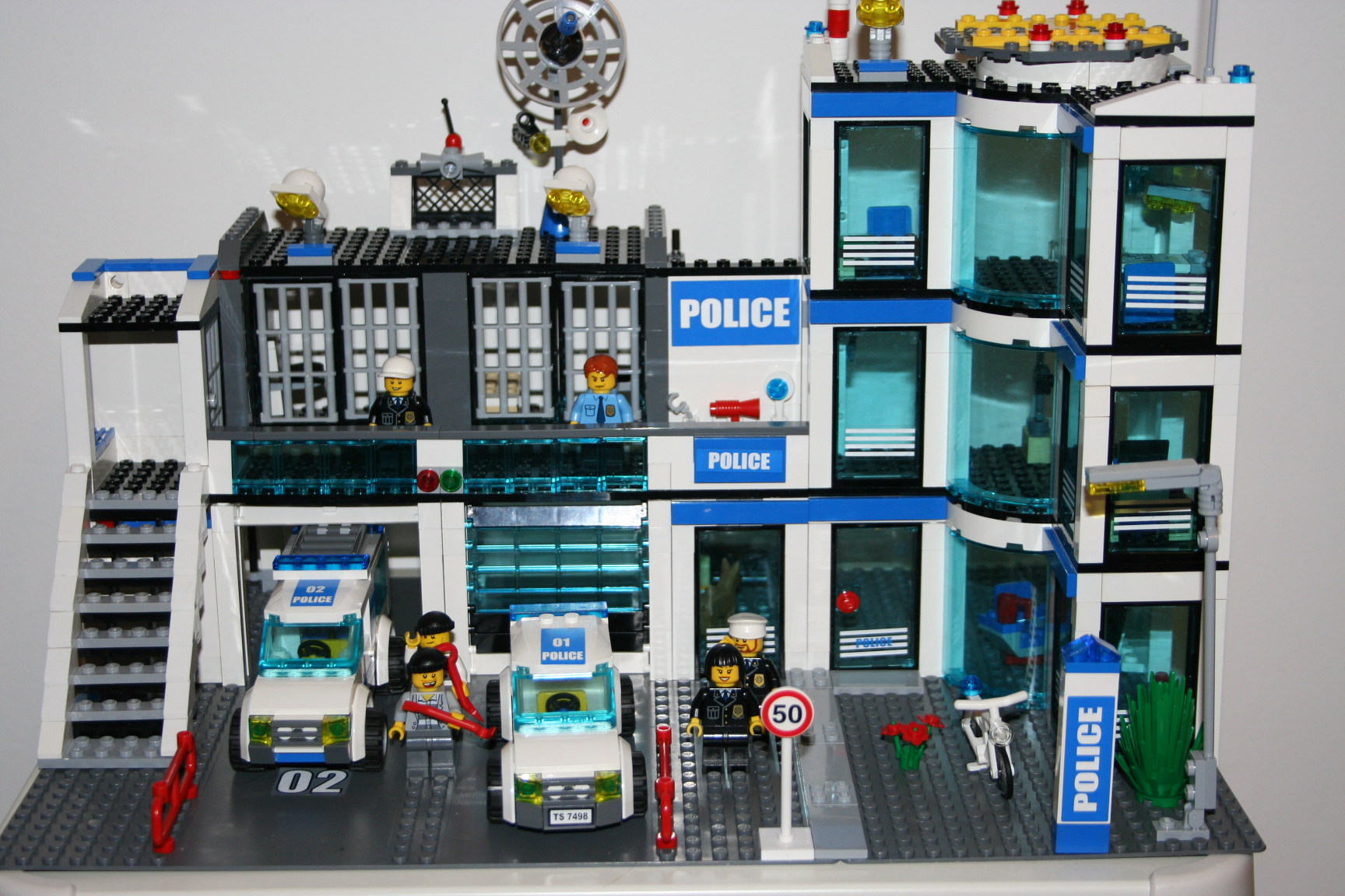 LEGO CITY Posterunek Policji 7498, komisariat! - 7061127415 - oficjalne  archiwum Allegro