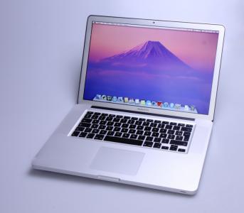 MacBook Pro 5,4 A1286 15'' C2D 2,53GHz 250GB 4GB