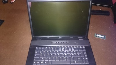 laptop uszkodzony fujnsu siemens