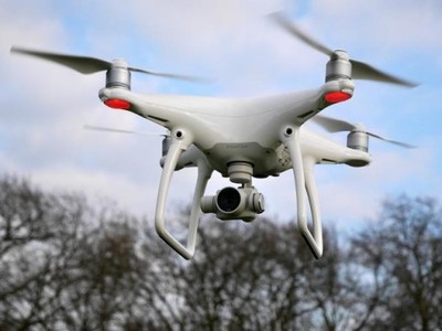Filmowanie, fotografowanie dronem z powietrza