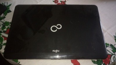 laptop Fujitsu Siemens Nh 570 18 cali core i 3