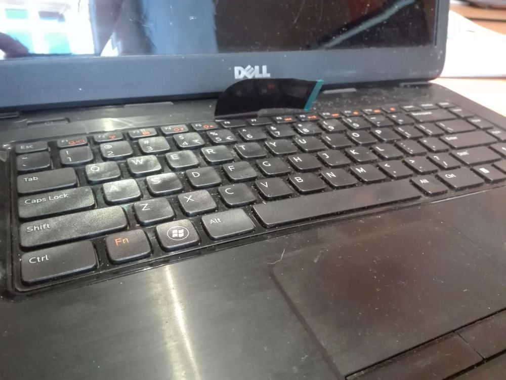 Uszkodzony Dell Inspiron N5050