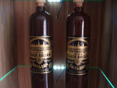 Butelki z Riga Black Balsam