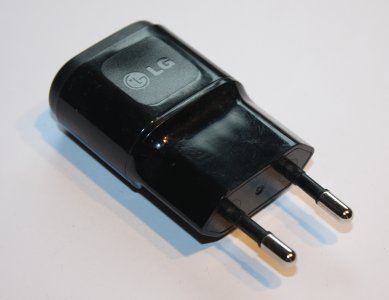 ŁADOWARKA ZASILACZ USB LG 5V 1.2A MCS-01ER