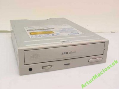 Czytniki CD-ROM x32 róże firmy