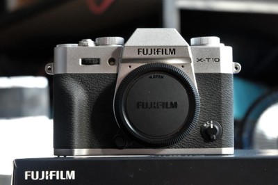 Fujifilm X-T10 Body. Uszkodzony, działa na Auto.